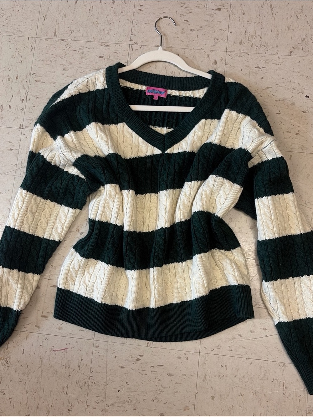 Edikted Striped V-Neck Cable Knit Sweater - Cream & Dark Green